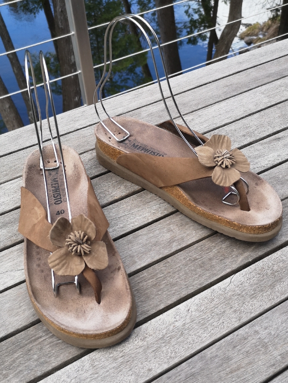 Mephisto flower thong sandals